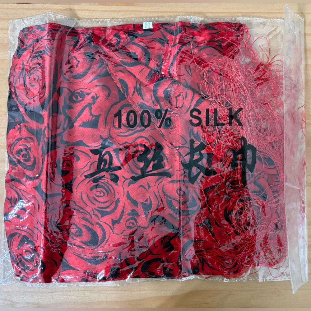Elegant Red Rose Pattern Scarf 100% pure silk 30cm x 110cm (new without tag)